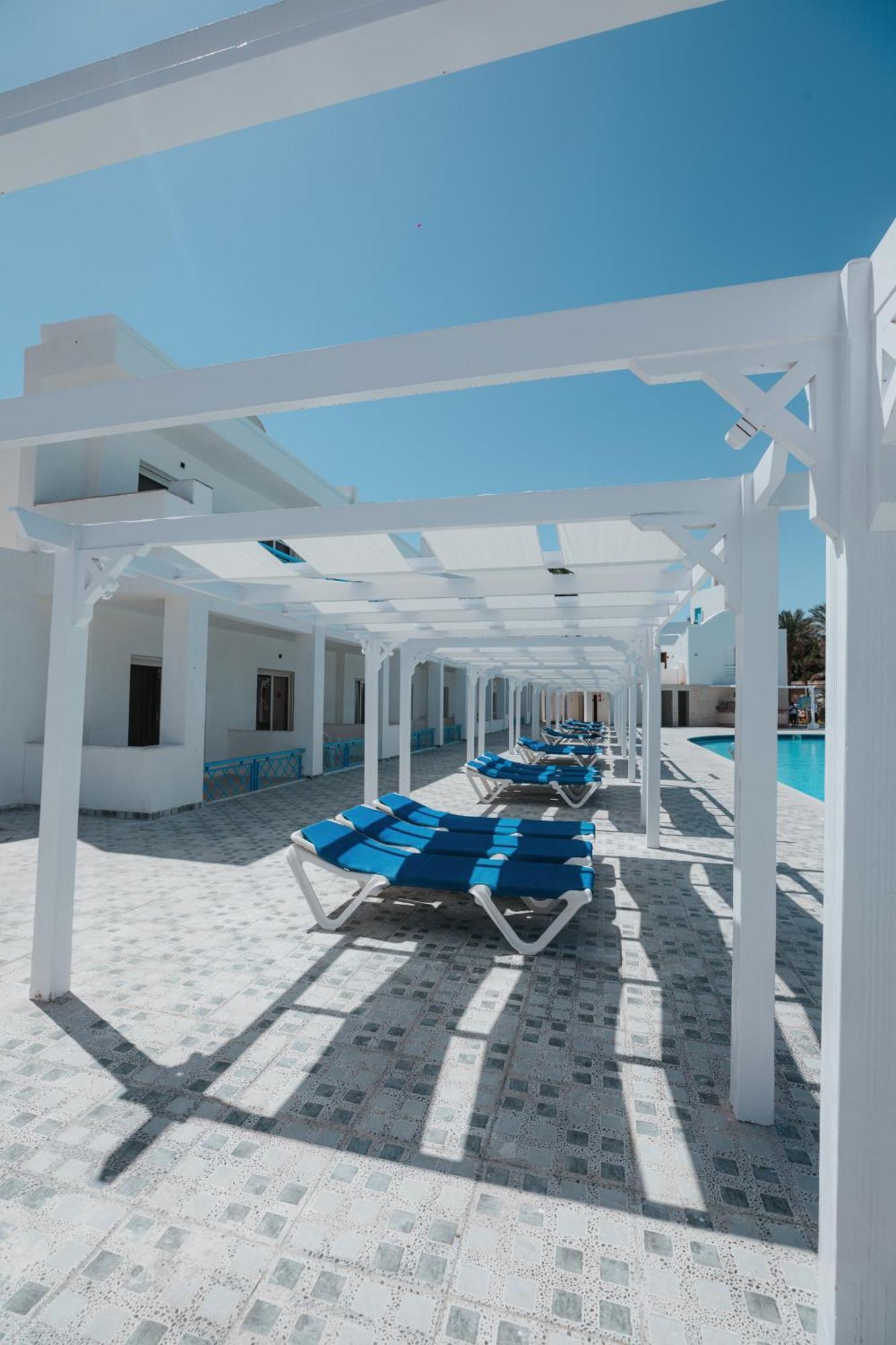 Mirage Bay & Aqua Park Курортный комплекс 4*